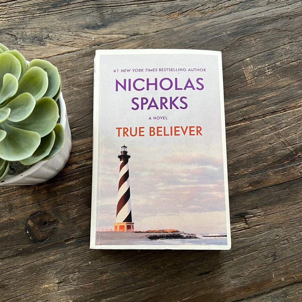 📚 4/$20 Novel - True Believer by Nicholas Sparks